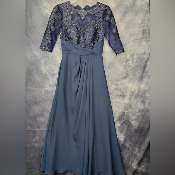 JJs House Beautiful Gown Size 2-4 - Picture 1 of 4